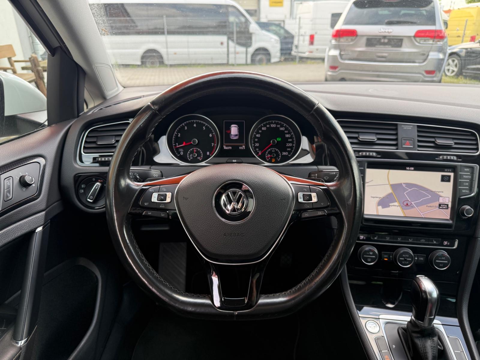 Volkswagen Golf VII Lim. Highline BMT=Leder-Kamera-AHK-=