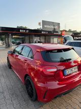Mercedes-Benz A 180 AMG Line AMG Line - Mercedes-Benz A-Klasse: Rot