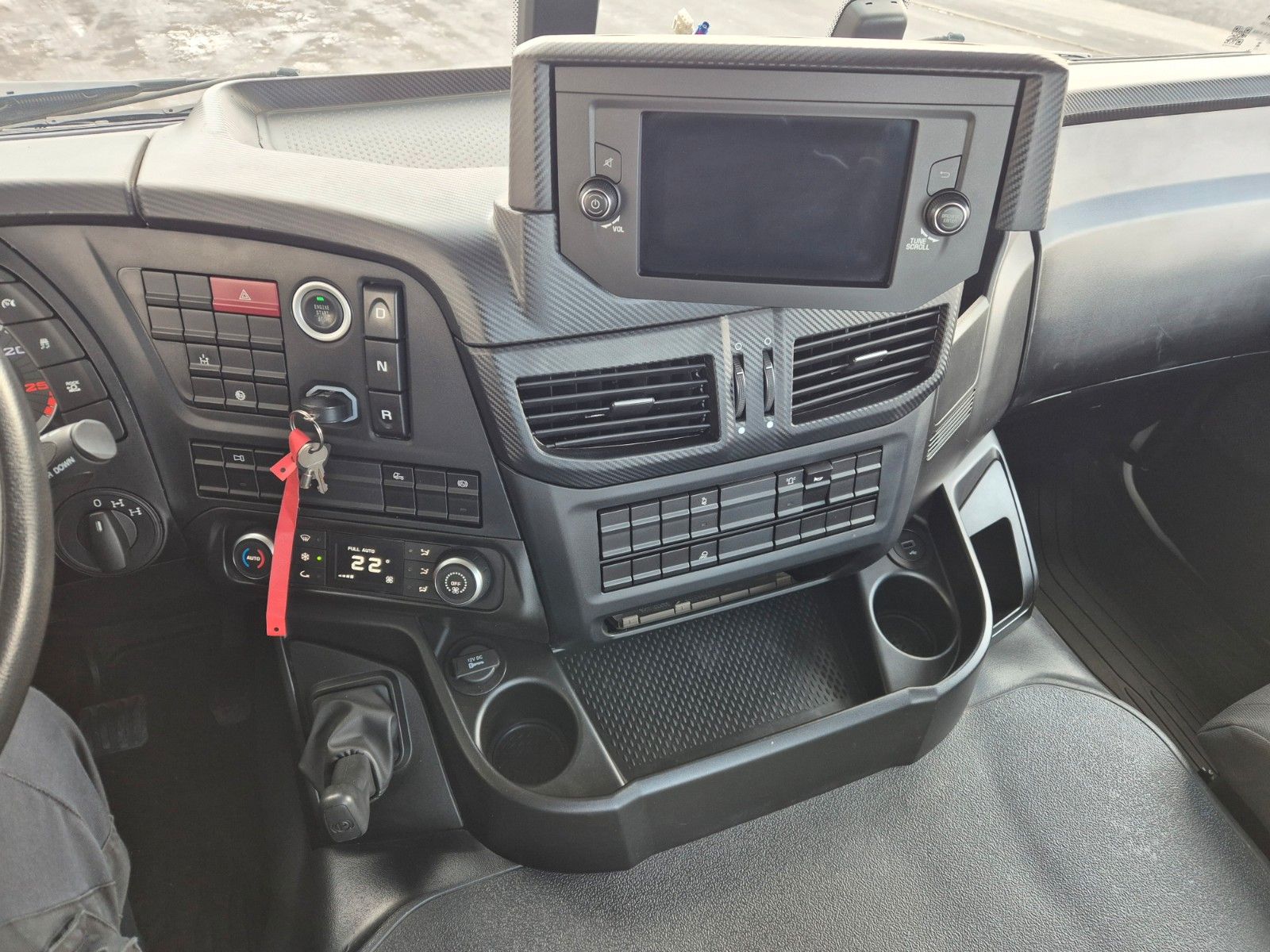 Fahrzeugabbildung Iveco X-Way 480 8x4 Abrollkipper