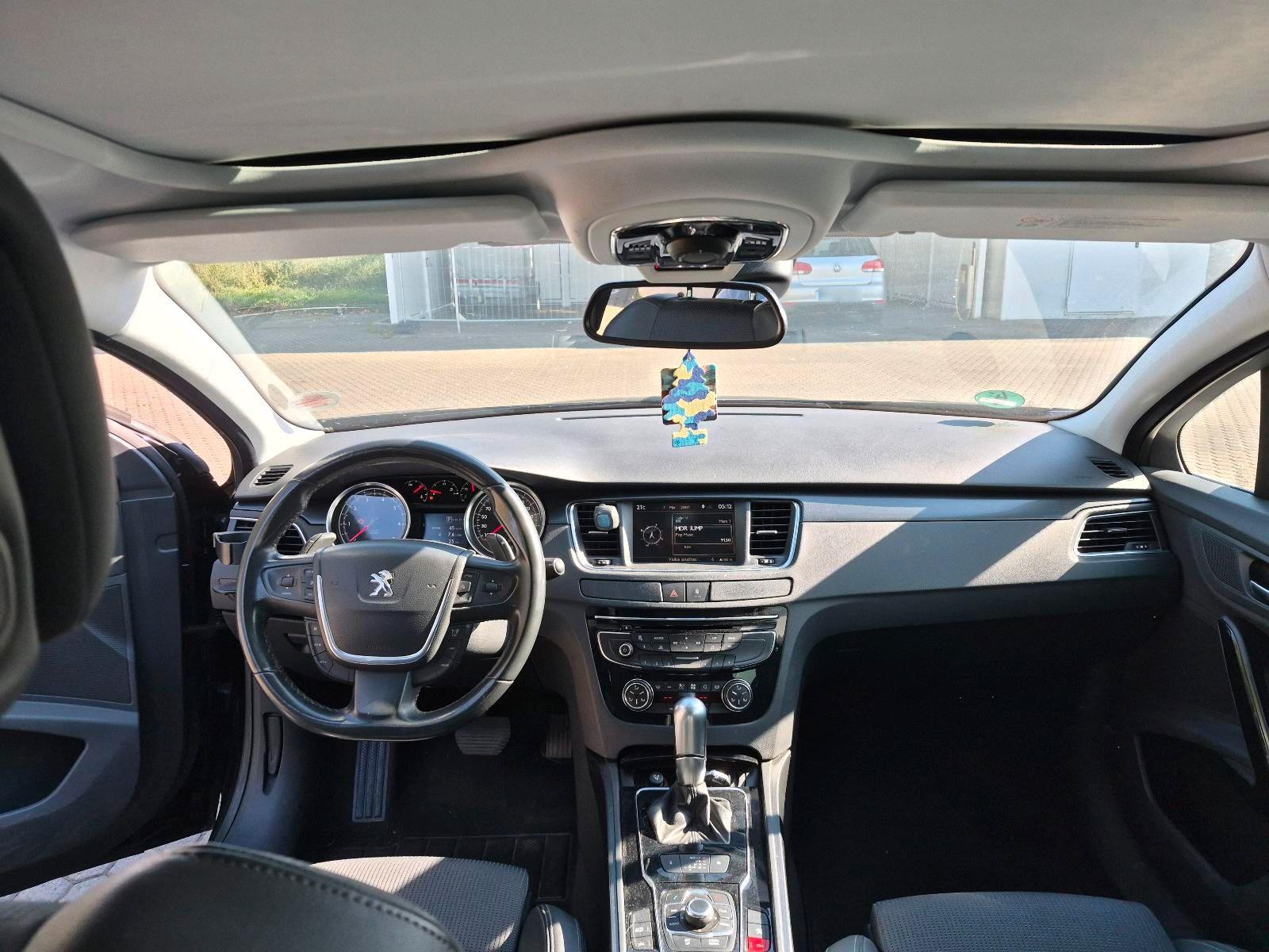 Peugeot 508 2011 — rear view