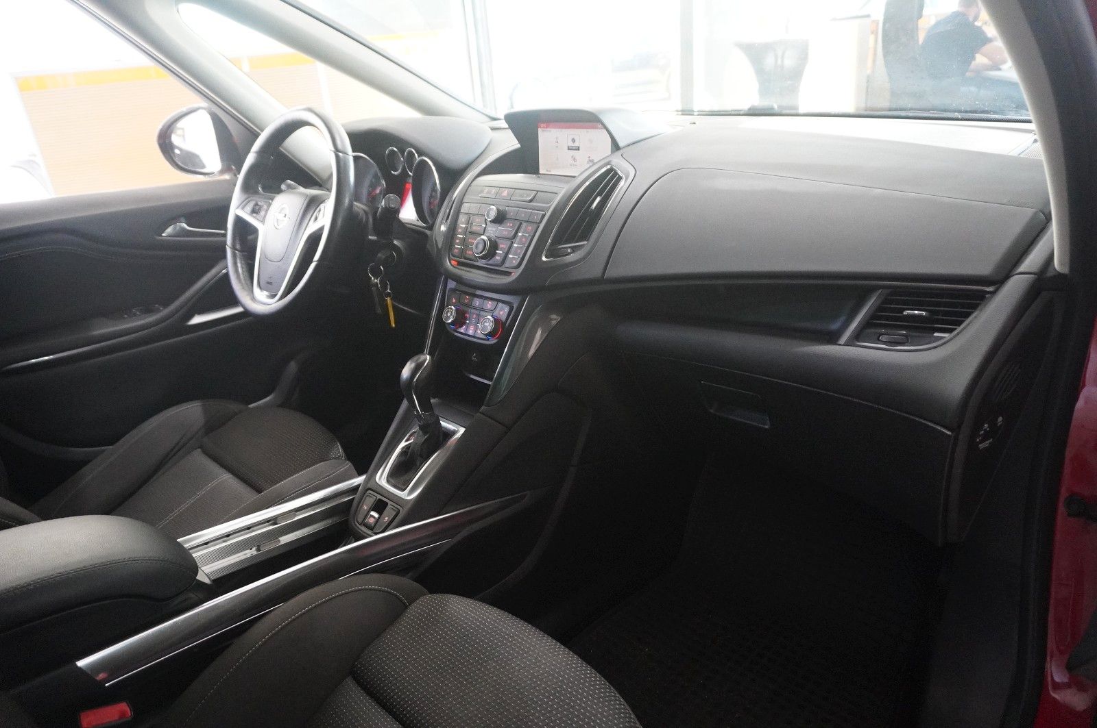 Fahrzeugabbildung Opel Zafira C Tourer 1.6T INNO. 7-SITZ NAVI/SHZ/SPORT