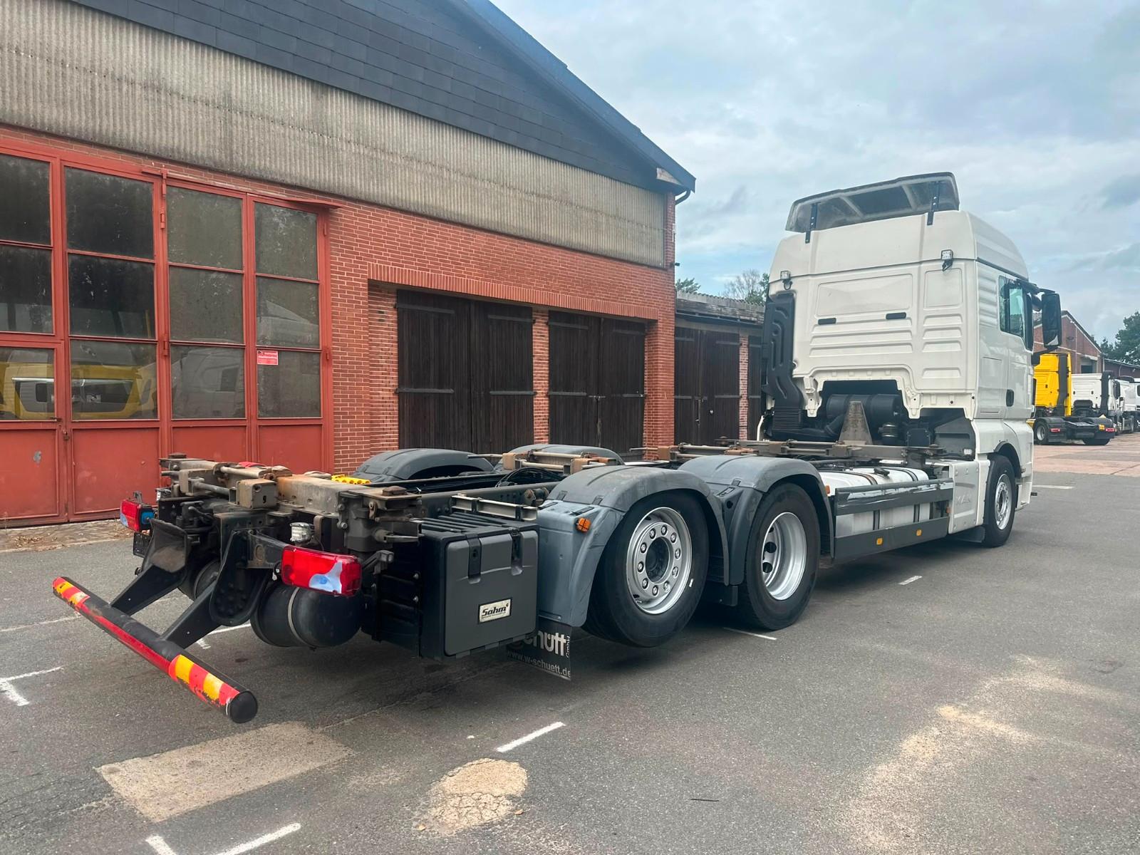 MAN TGX 26.470 6x2 BDF XLX Intarder ACC LGS NAVI