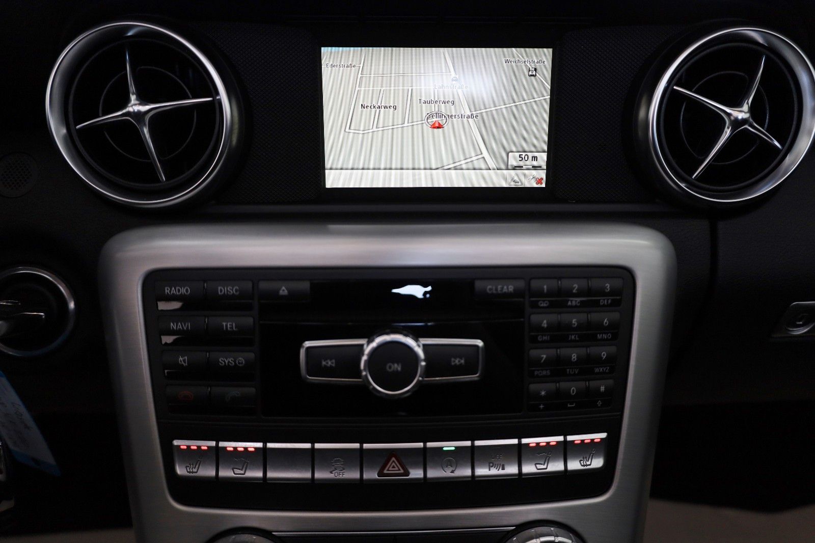 Fahrzeugabbildung Mercedes-Benz SLK 200 AMG Line Leder,Panorama,Navi,Airscarf