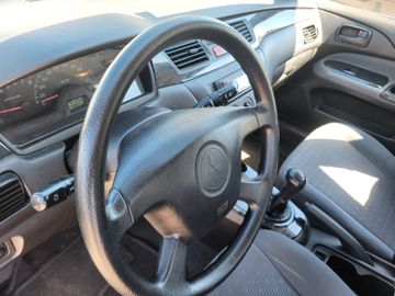 Mitsubishi Lancer - 12