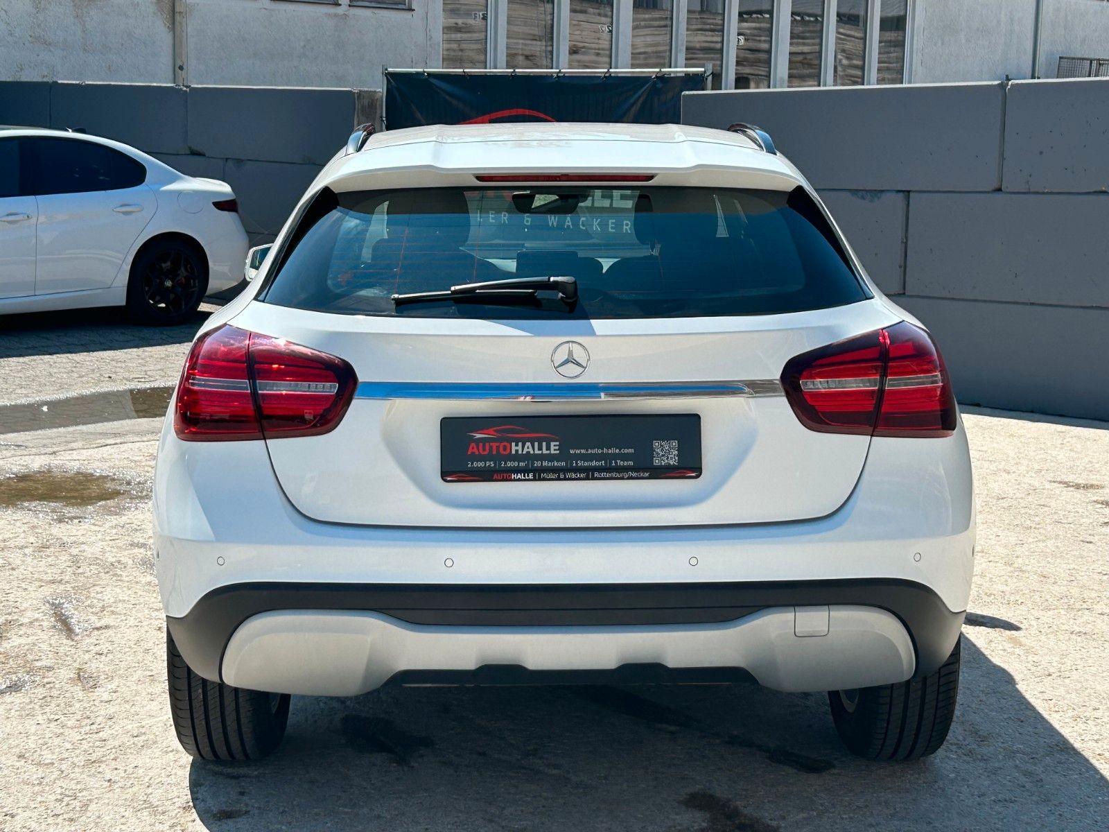 Fahrzeugabbildung Mercedes-Benz GLA 200 7-Gtronic Navi LED PDC SHZ 360° Kamera