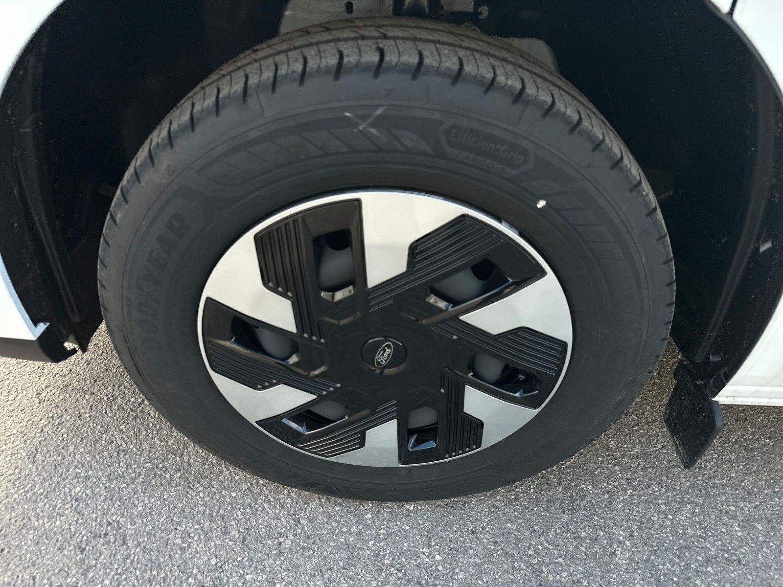 Fahrzeugabbildung Ford Transit Custom Kasten PHEV Trend, TECHNOLOGIEPAK