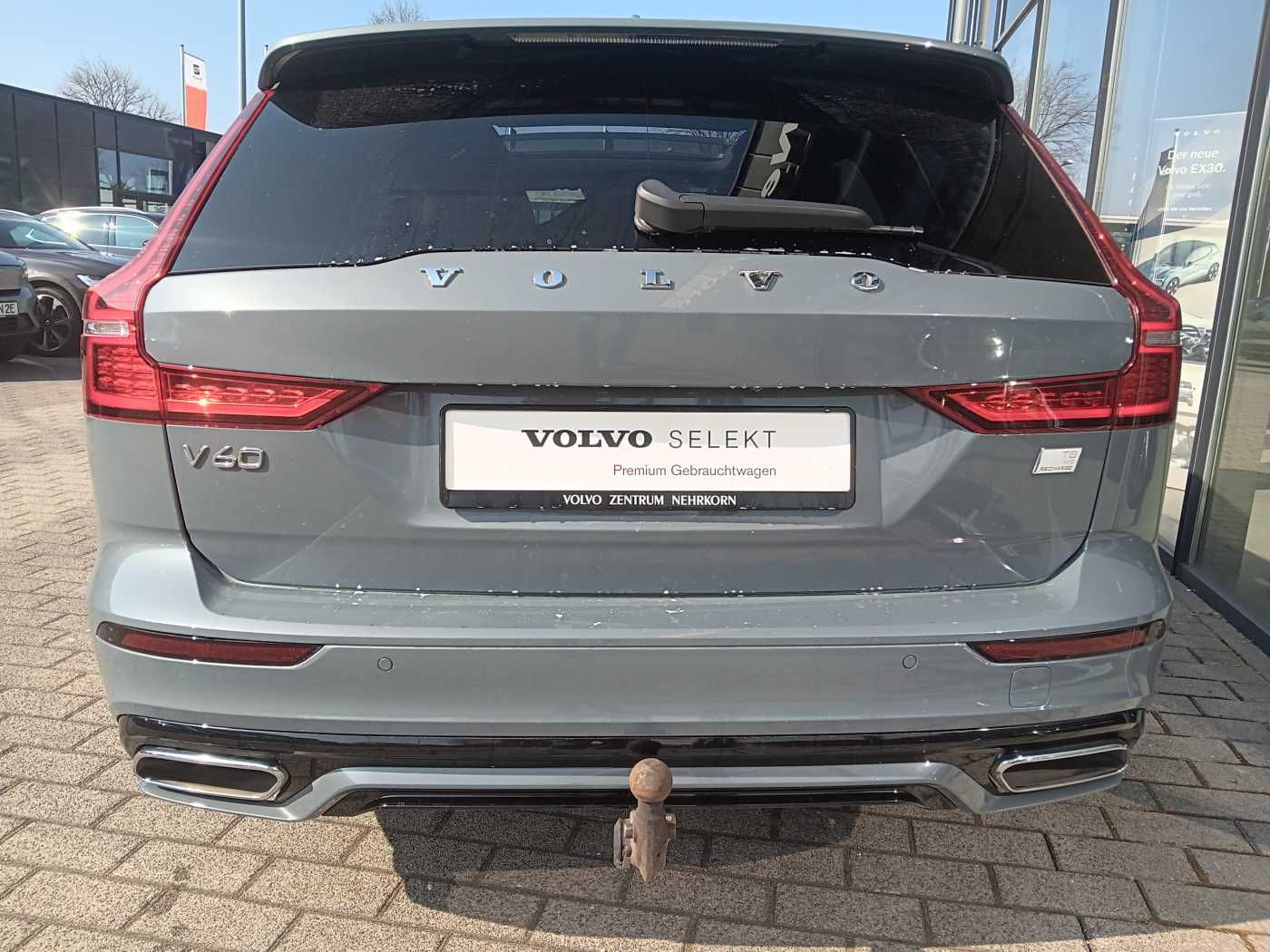 Fahrzeugabbildung Volvo V60 T8 Recharge AWD R-Design 'HEAD-UP Disyplay