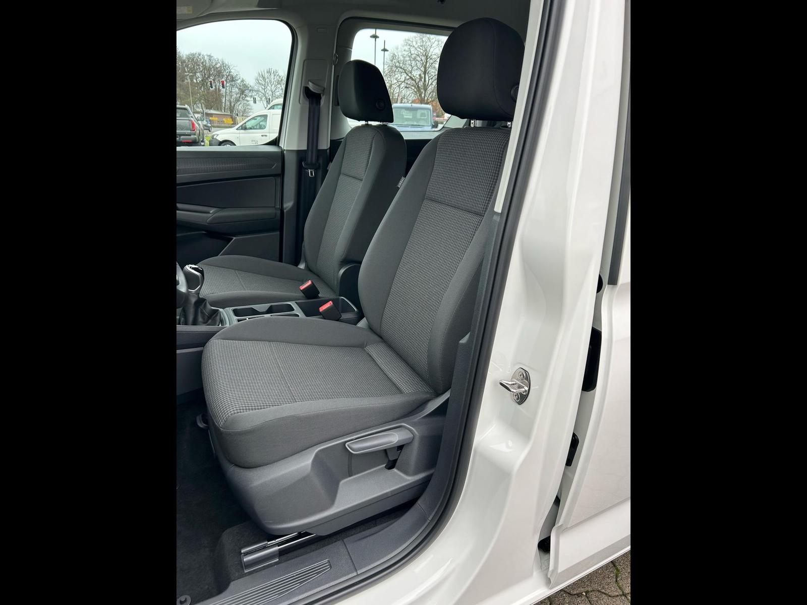 Volkswagen Caddy Kombi 1.5 TSI / AHK App-Connect