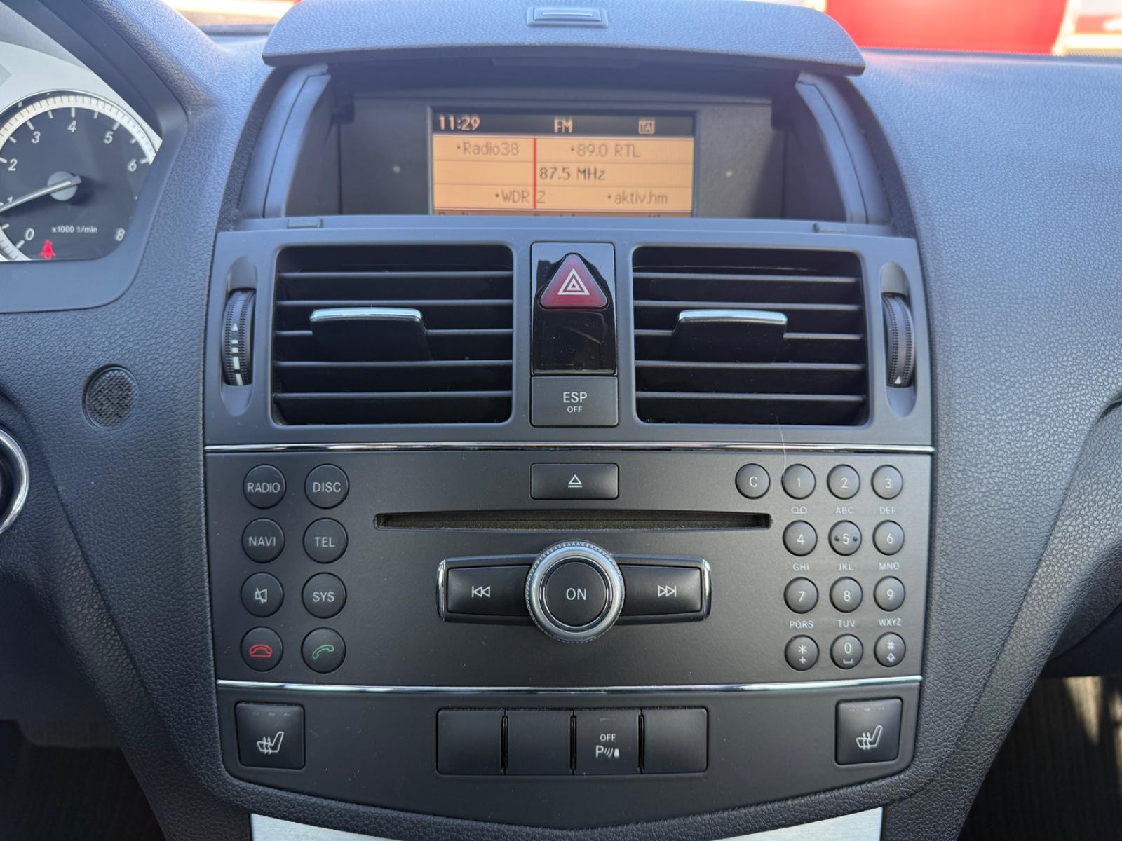 Mercedes-Benz C180 2008 — photo 19
