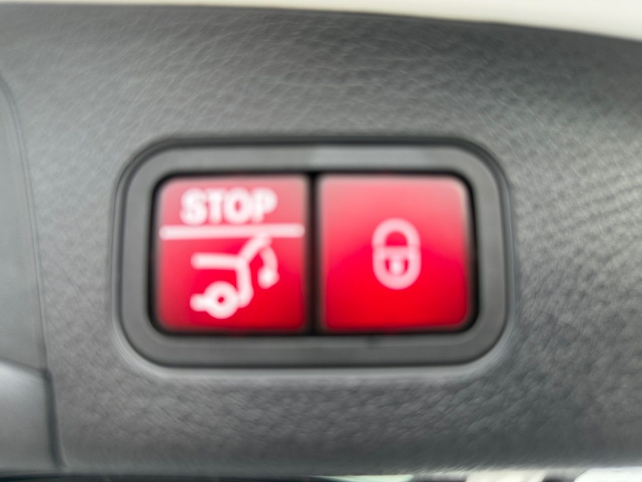 Fahrzeugabbildung Mercedes-Benz EQA 300 4M BONUS+AMG+SOUND+CARPL+KEYL+LED+KAMERA