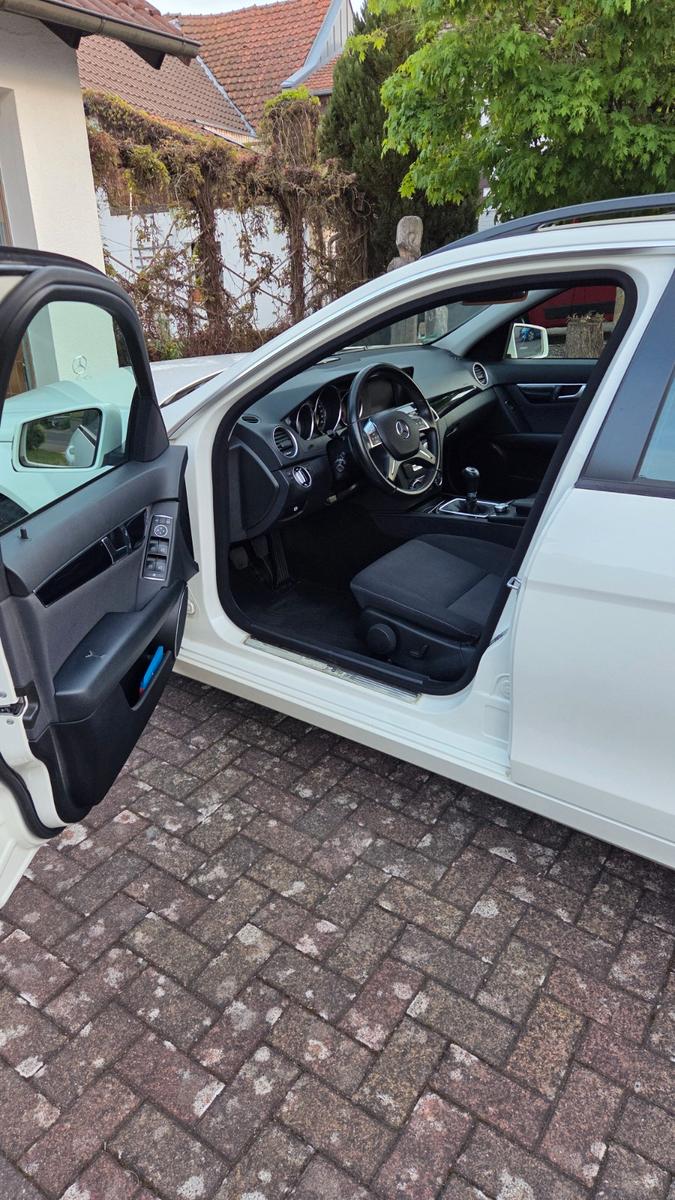 Mercedes-Benz C200 2011 — photo 6