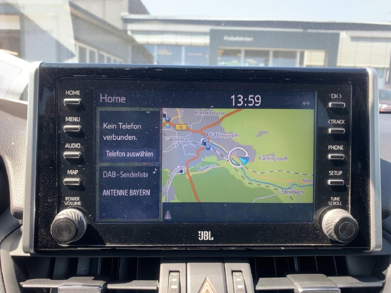 Fahrzeugabbildung Toyota RAV 4 2,5l Hybrid 4x4 Lounge