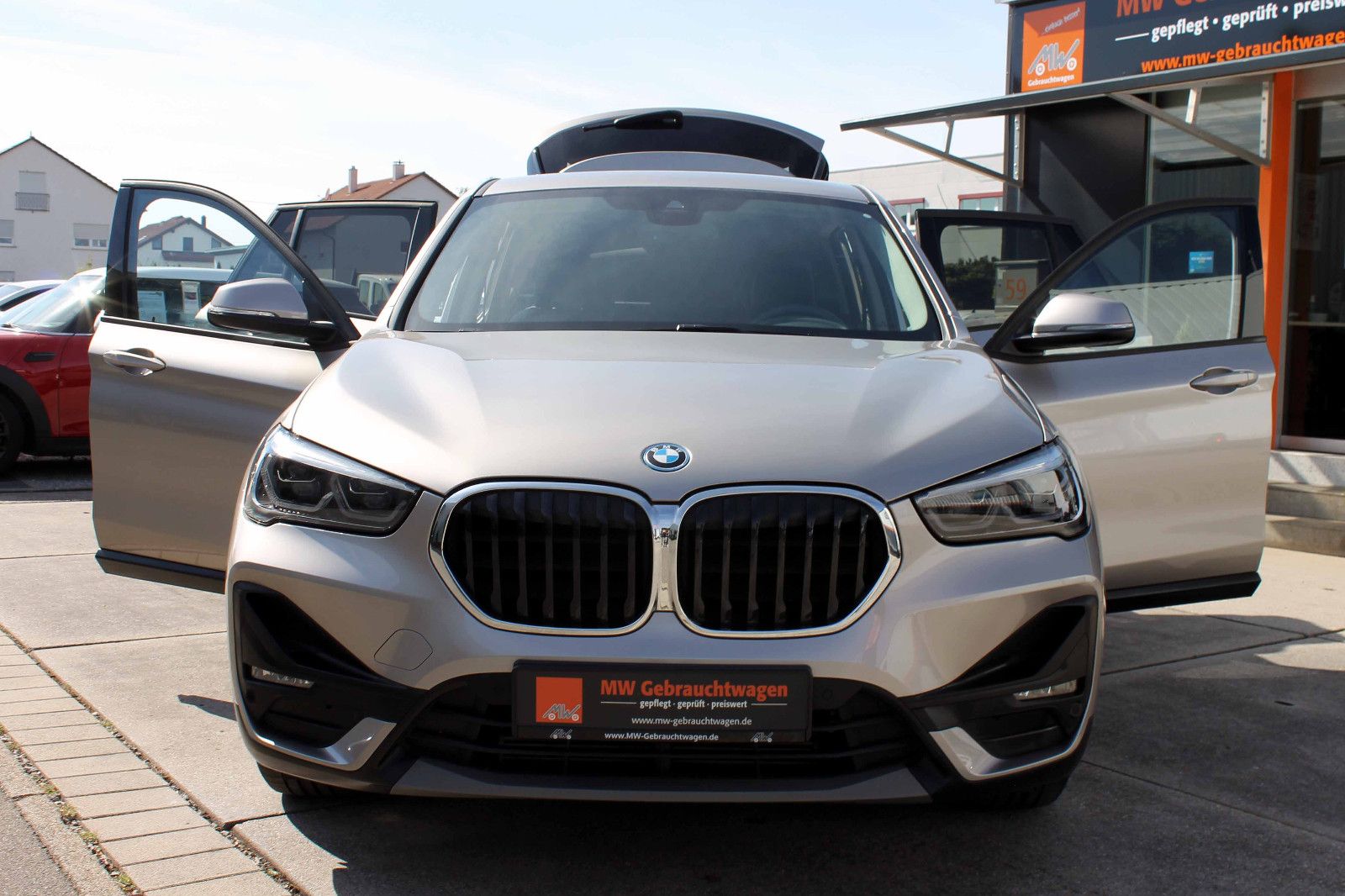 Fahrzeugabbildung BMW X1 xDrive25e Advantage LED KAM ACC SHZ NAV H&K