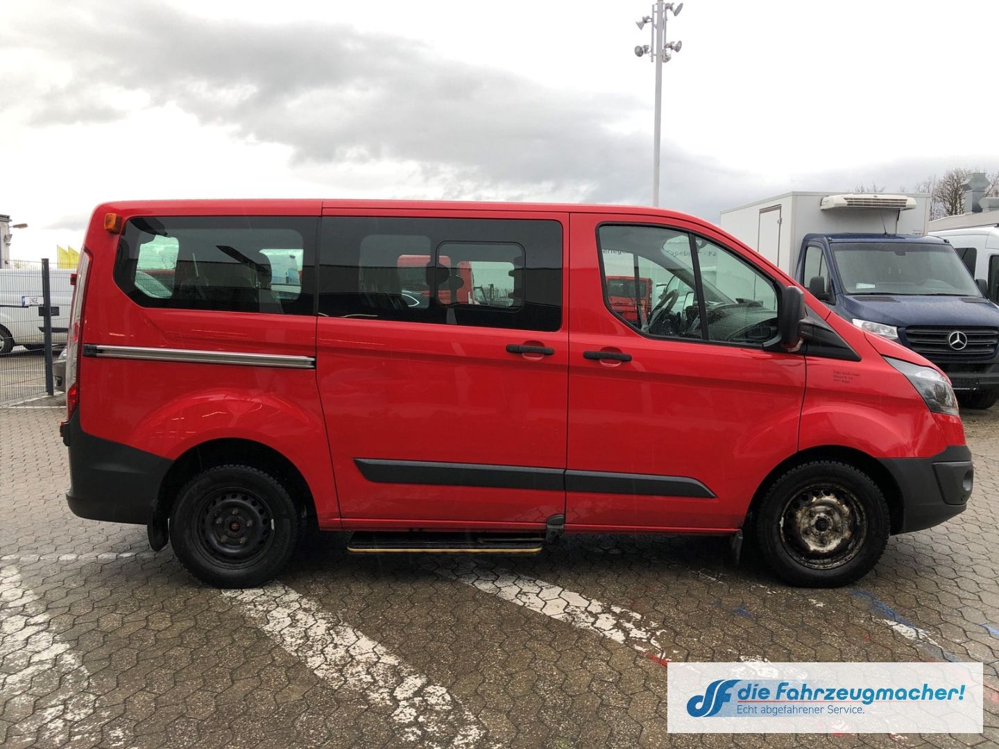 Fahrzeugabbildung Ford Transit Custom Kombi 300 L1 2.2 TDCi*1667