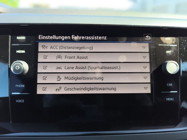 Fahrzeugabbildung Volkswagen Taigo 1.5 TSI DSG R-Line 17"LM GJR IQ.DRIVE IQ.L