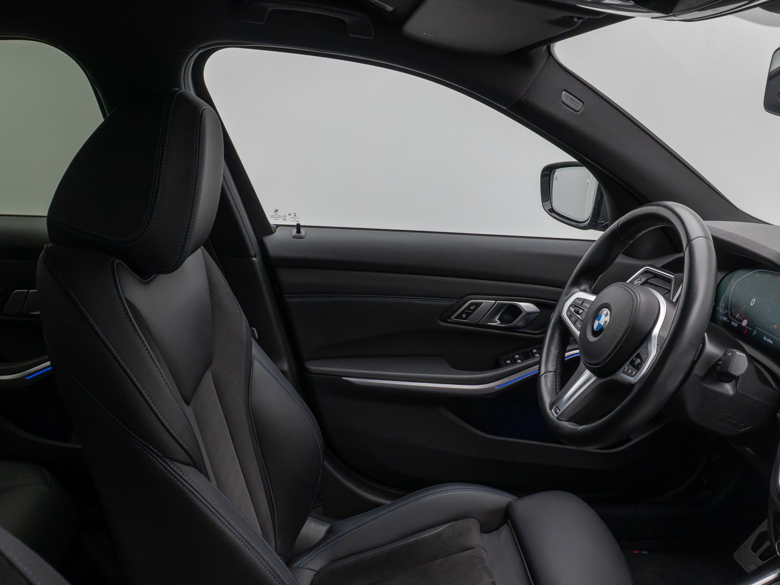 Fahrzeugabbildung BMW 330i xD M Sport Kamera Laser HUD DAB Komfort 19"