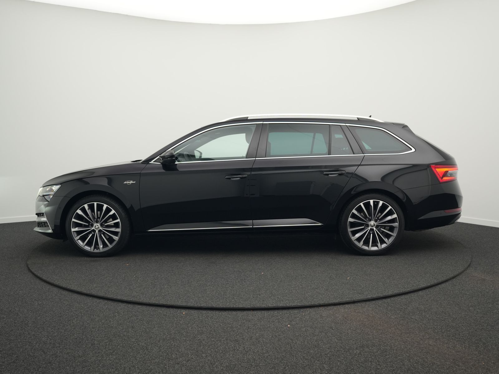 Skoda Superb - Bild 11