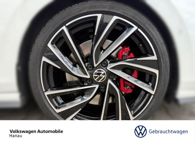 Volkswagen Golf VIII 2.0 TSI DSG GTI Navi Panoramadach Stan