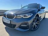 BMW 330e Tou*SAG*M PAKET*NAVI*LASER*VIRT*HEAD-UP*AHK - BMW 330: M Paket