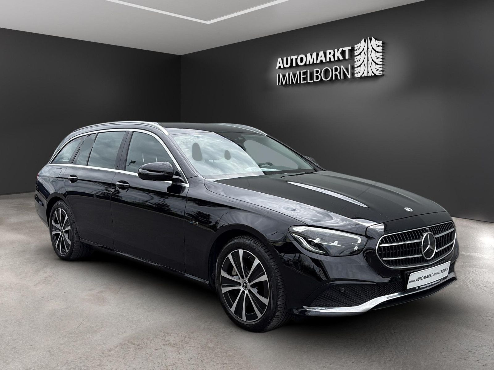 Mercedes-Benz E 300 de AHK*360*Distro*LED*Navi*DAB*Luftfederun