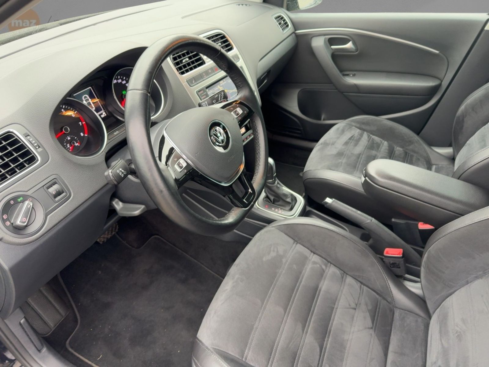 Fahrzeugabbildung Volkswagen Polo 1.2 TSI Highline Alu Navi Sitzh. Klima PDC