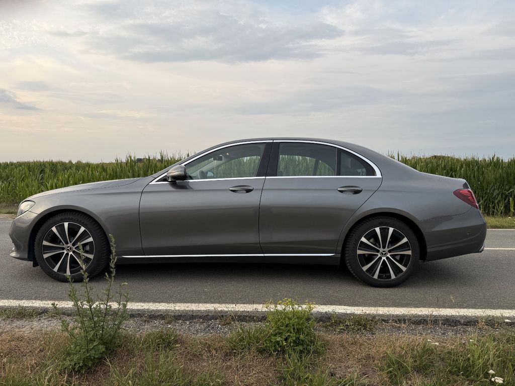 Image of Mercedes-Benz E 220