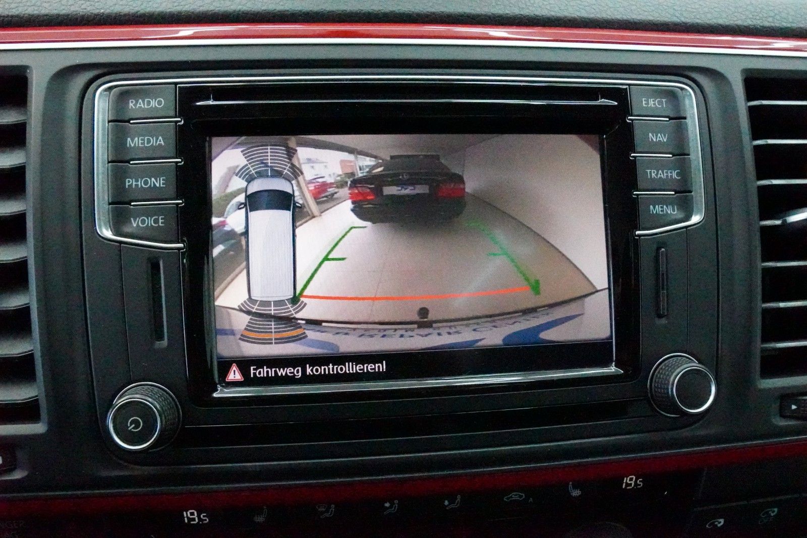 Fahrzeugabbildung Volkswagen T6 Multivan Generation Six *Aut.*Navi*AHK*