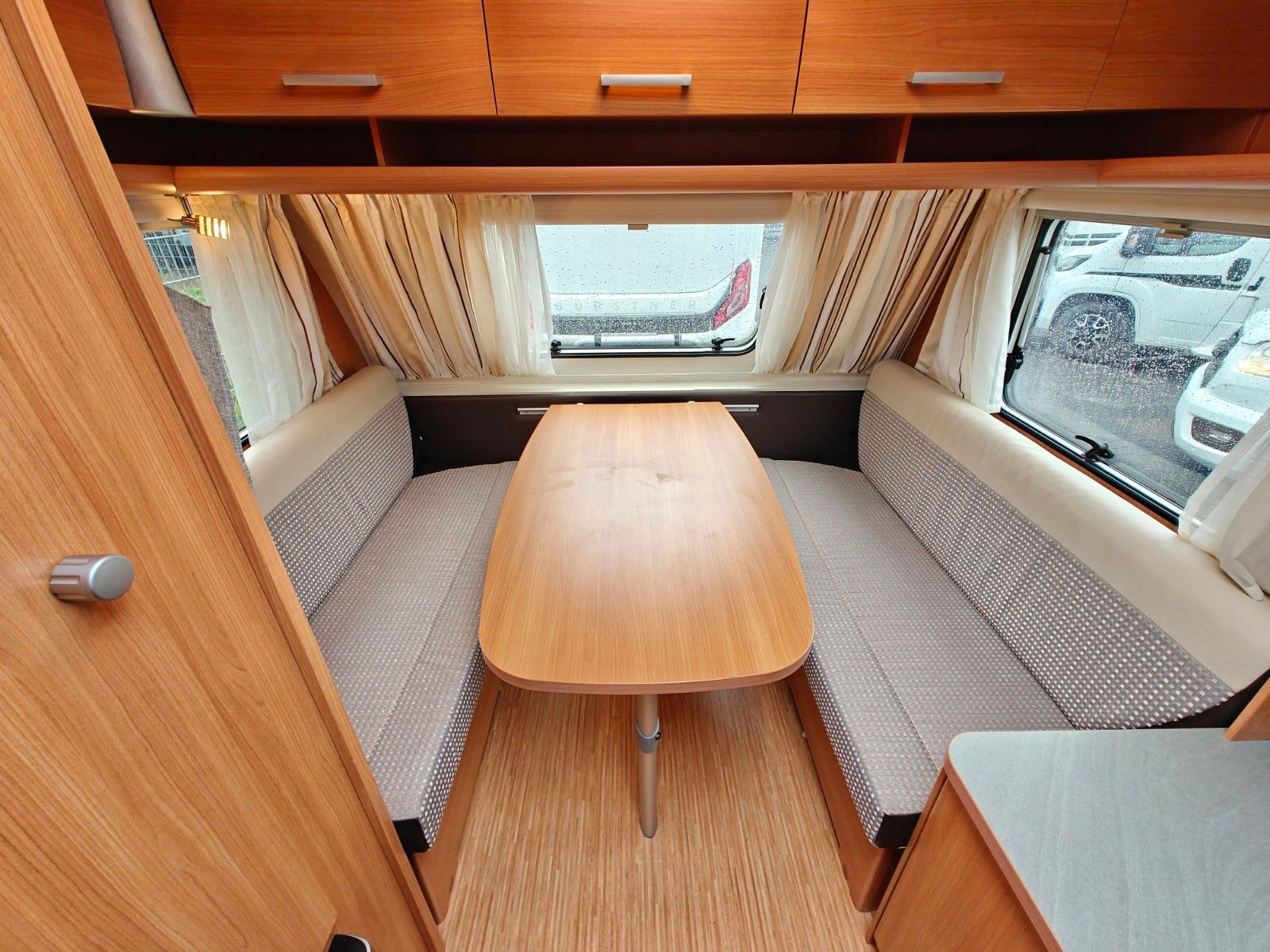 Fahrzeugabbildung Knaus Sport 400 LB - Doppelbett/Sitzgruppe, Superb -