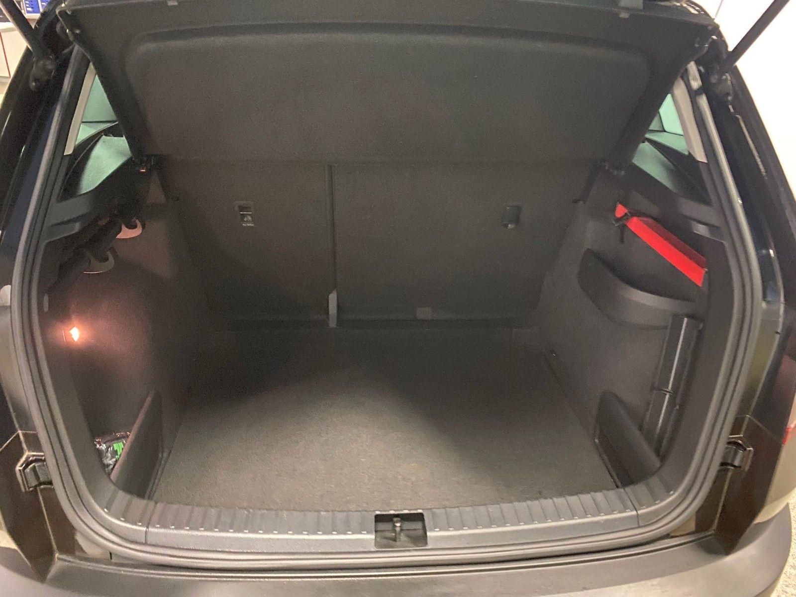 Fahrzeugabbildung SKODA Karoq 1.5 TSI Style+AHK schwenk+LED+NAVIGATION+