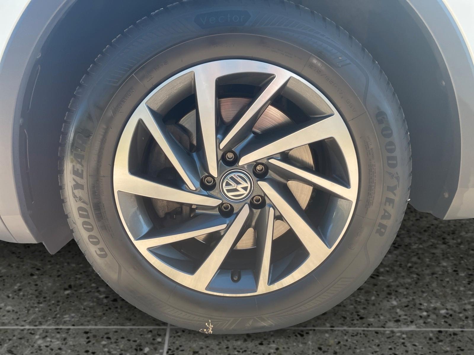 Volkswagen Tiguan TSI SOUND 180 PS (*SITZHEIZUNG * KLIMA*)