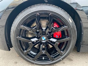 BMW 330d xDrive Limousine M Sportpaket HK HiFi DAB