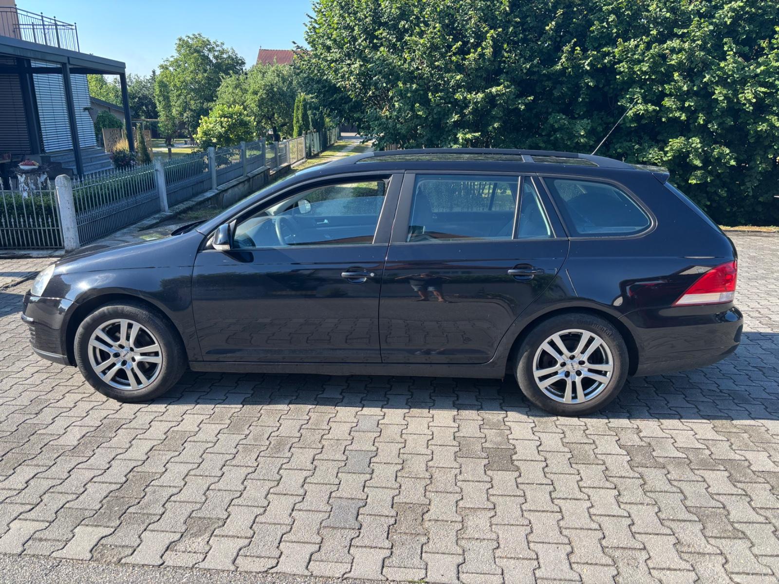 Volkswagen Golf 2008 — rear view