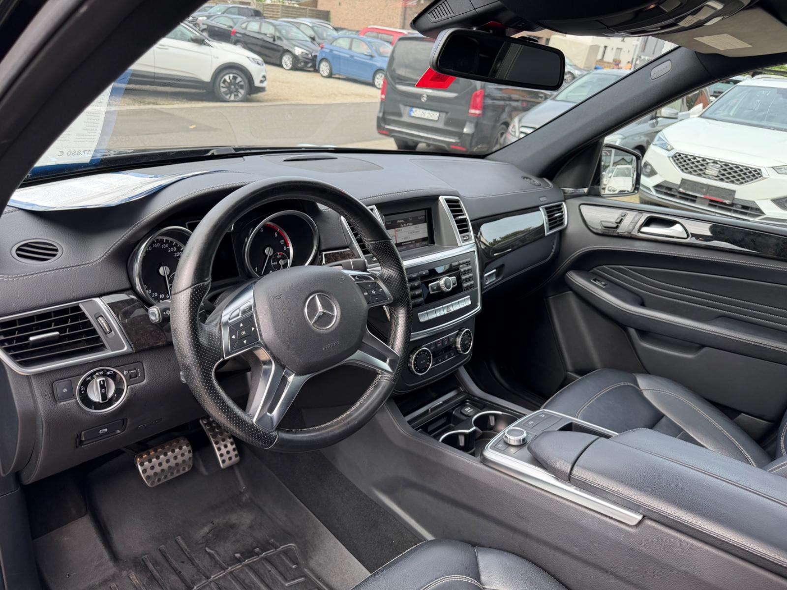 Mercedes-Benz ML 350 CDI 4Matic AMG PAKET 1.HD Leder H&K