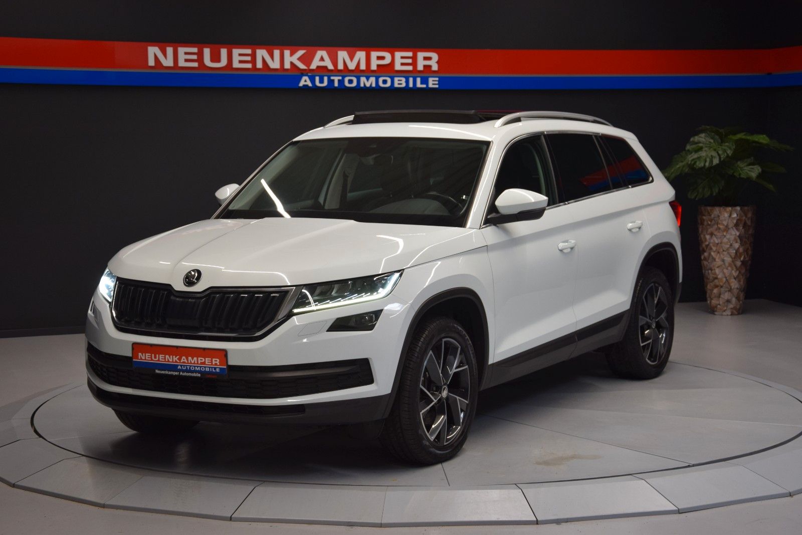 Fahrzeugabbildung SKODA Kodiaq Style 4x4 Pano LED Keyless Sitzbelüf. AHK