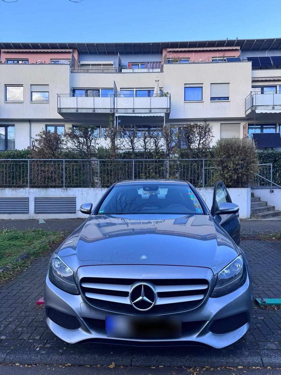 Mercedes-Benz C 220