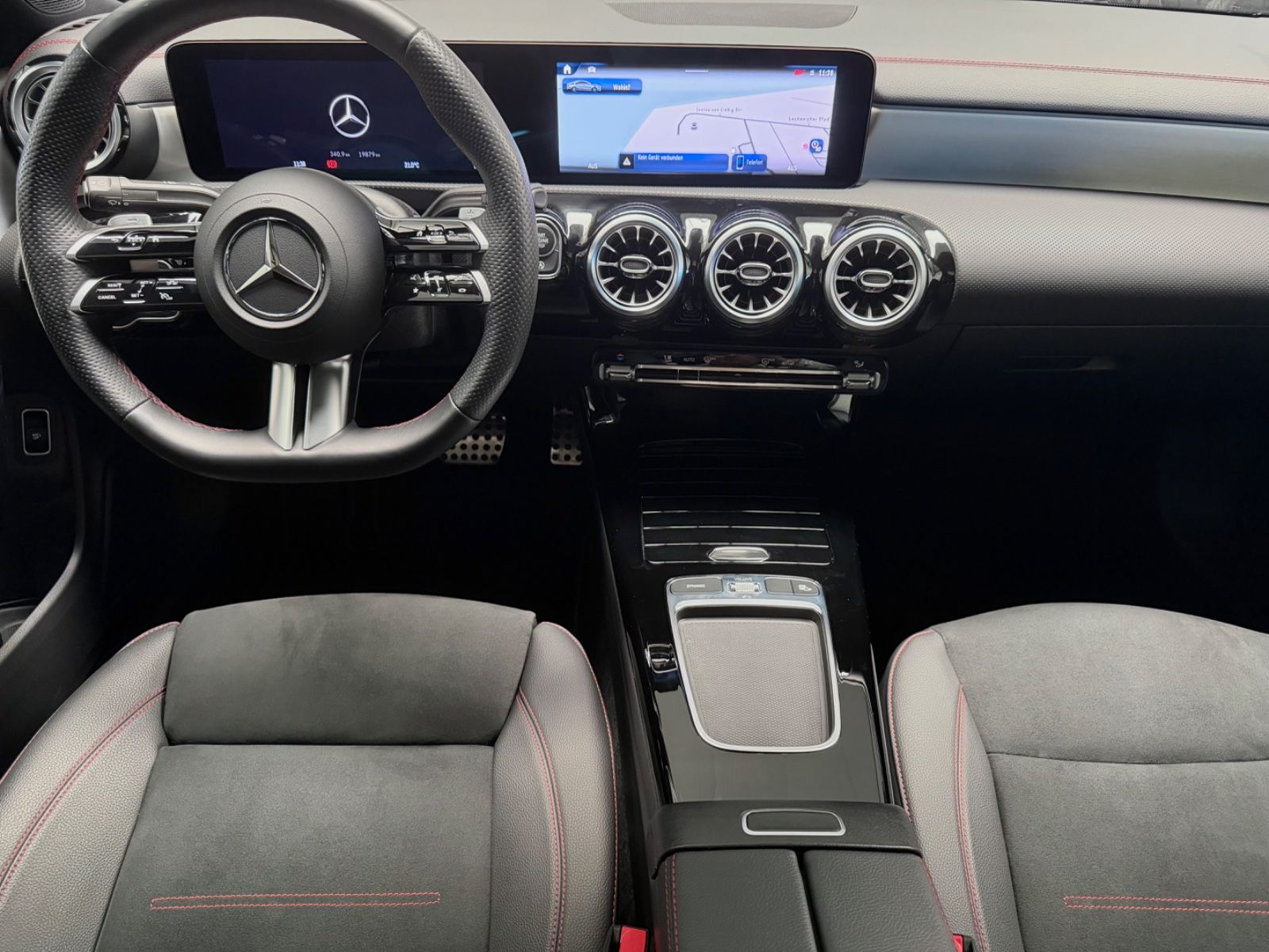 Mercedes-Benz CLA 220 4Matic AMG Line Edition 360° Pano ACC foto 13