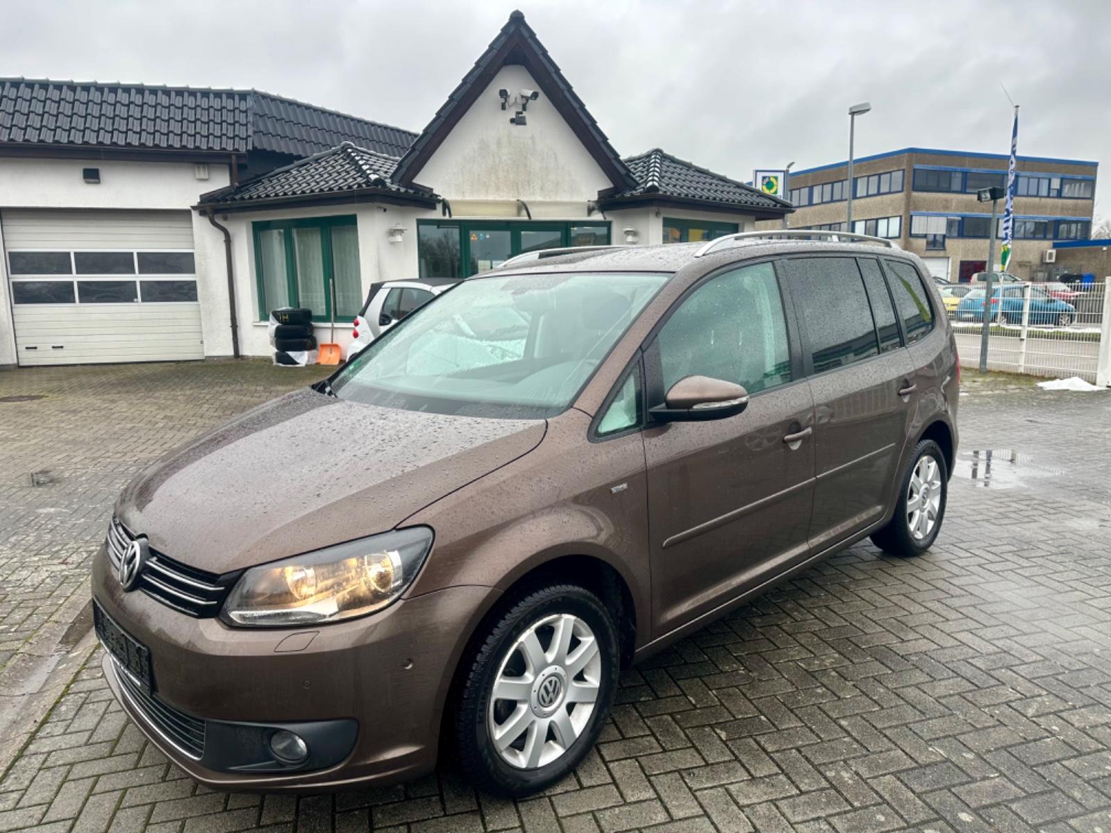 Volkswagen Touran Life NAVI TEMPOMAT SITZHEIZUNG AHK