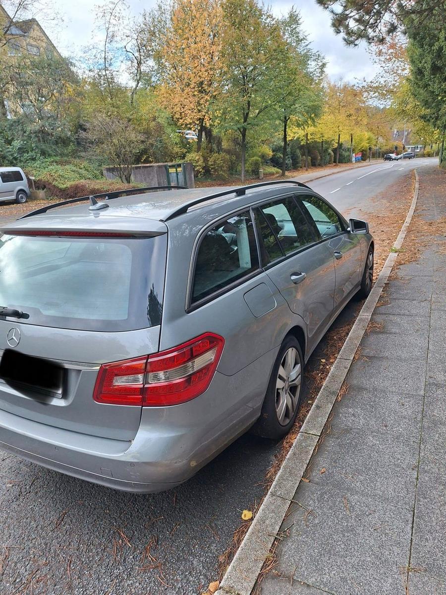 Mercedes-Benz E220 2010 — photo 6