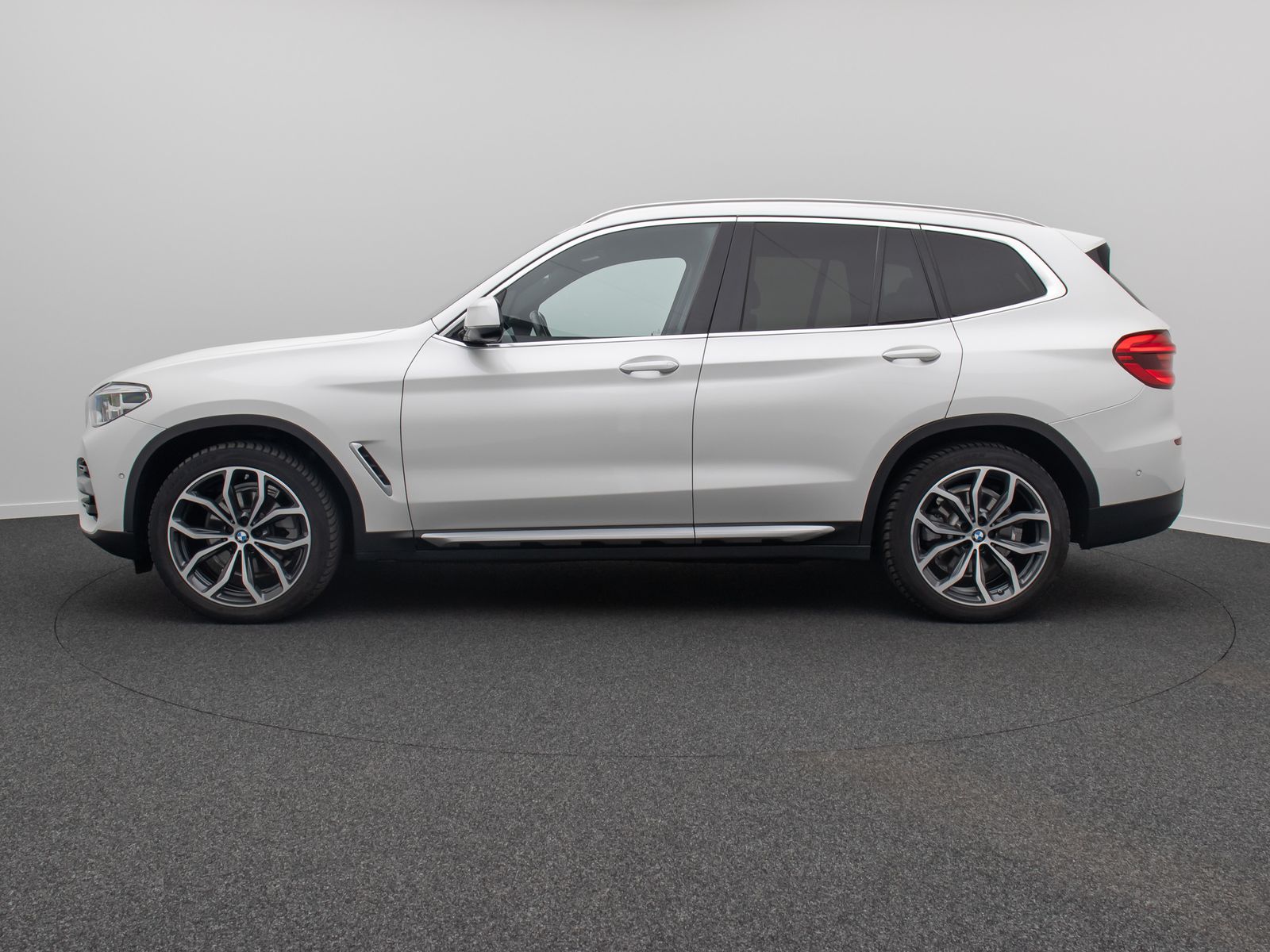 Fahrzeugabbildung BMW X3 xD20d xLine Kamera DAB AHK Komfort HUD 20Zoll