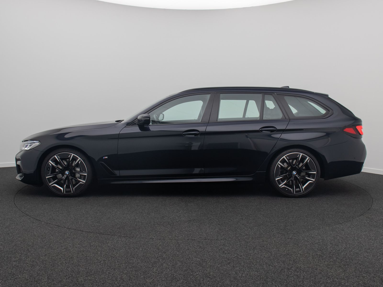 Fahrzeugabbildung BMW 540d xD M Sport Massage HUD Laser Belüftung 20"