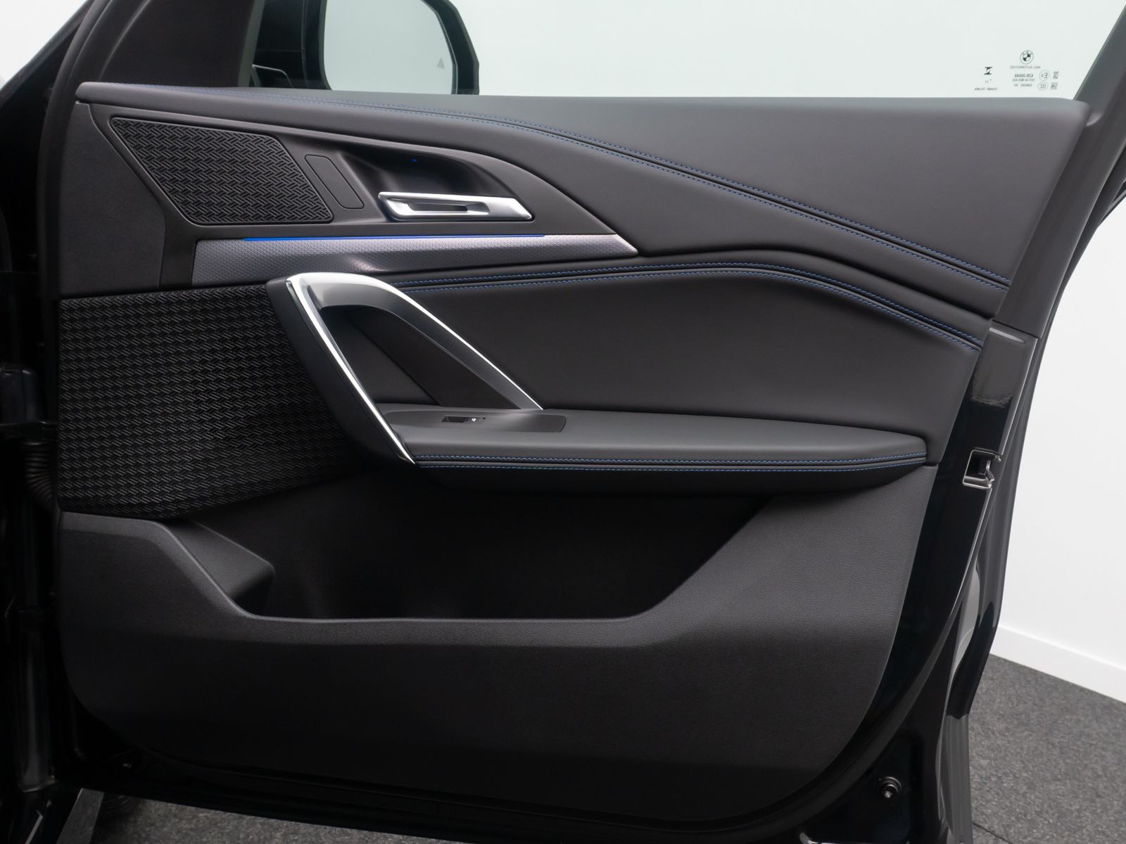 Fahrzeugabbildung BMW iX1 xD30 M Sport DAB Kamera FernlichtAss Komfort