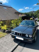 BMW E 30         320 Cabrio 