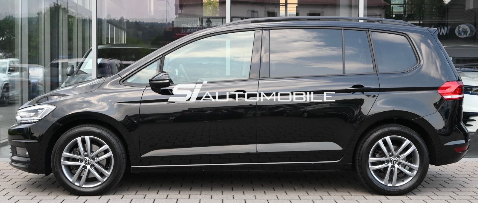 Fahrzeugabbildung Volkswagen Touran 1.5 TSI DSG °ACC°AHK°PANO°STHEIZ°DYNAUDI°