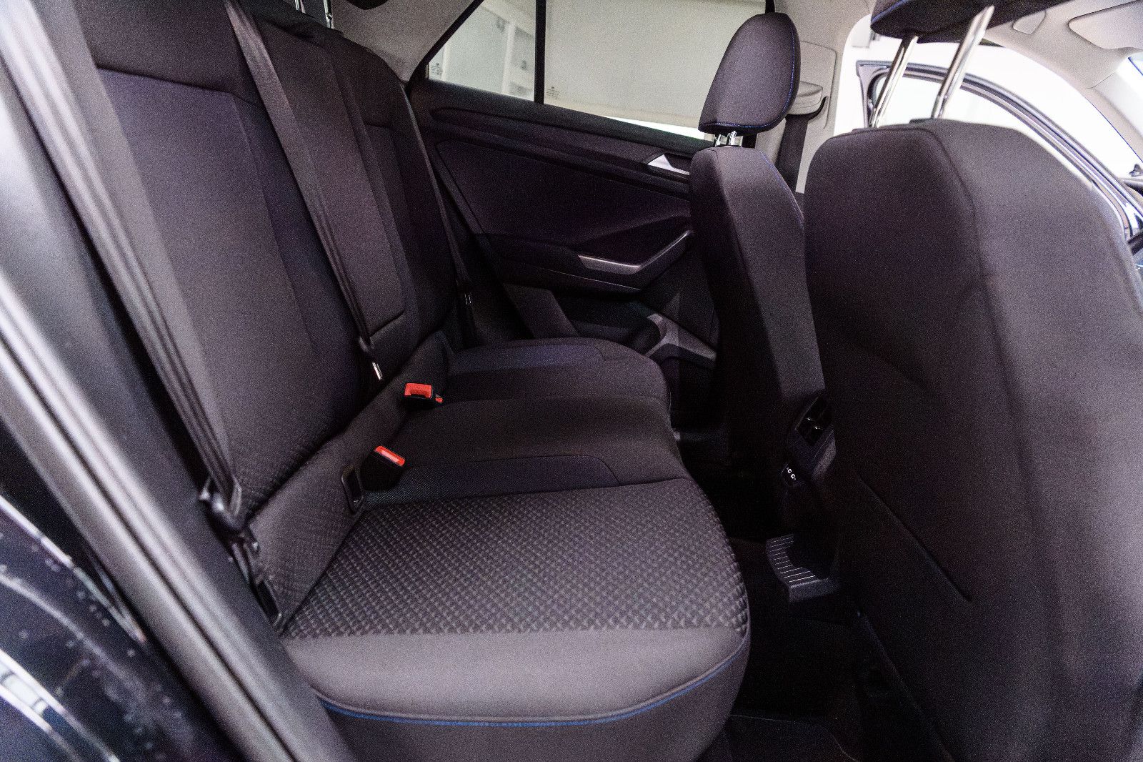 Fahrzeugabbildung Volkswagen T-Roc 1,5 United+LM+SH+PDC+Drive Mode+Digi Cockp