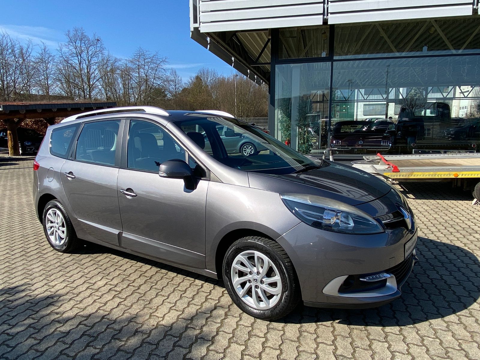 Fahrzeugabbildung Renault Scenic III Grand Paris