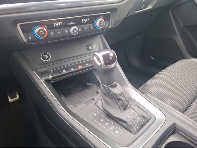 Q3 35 TFSI 110KW 150PS S line, LED, Navigation