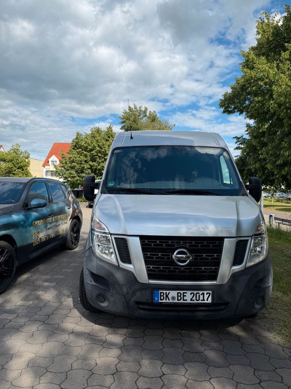 Image of Nissan NV400