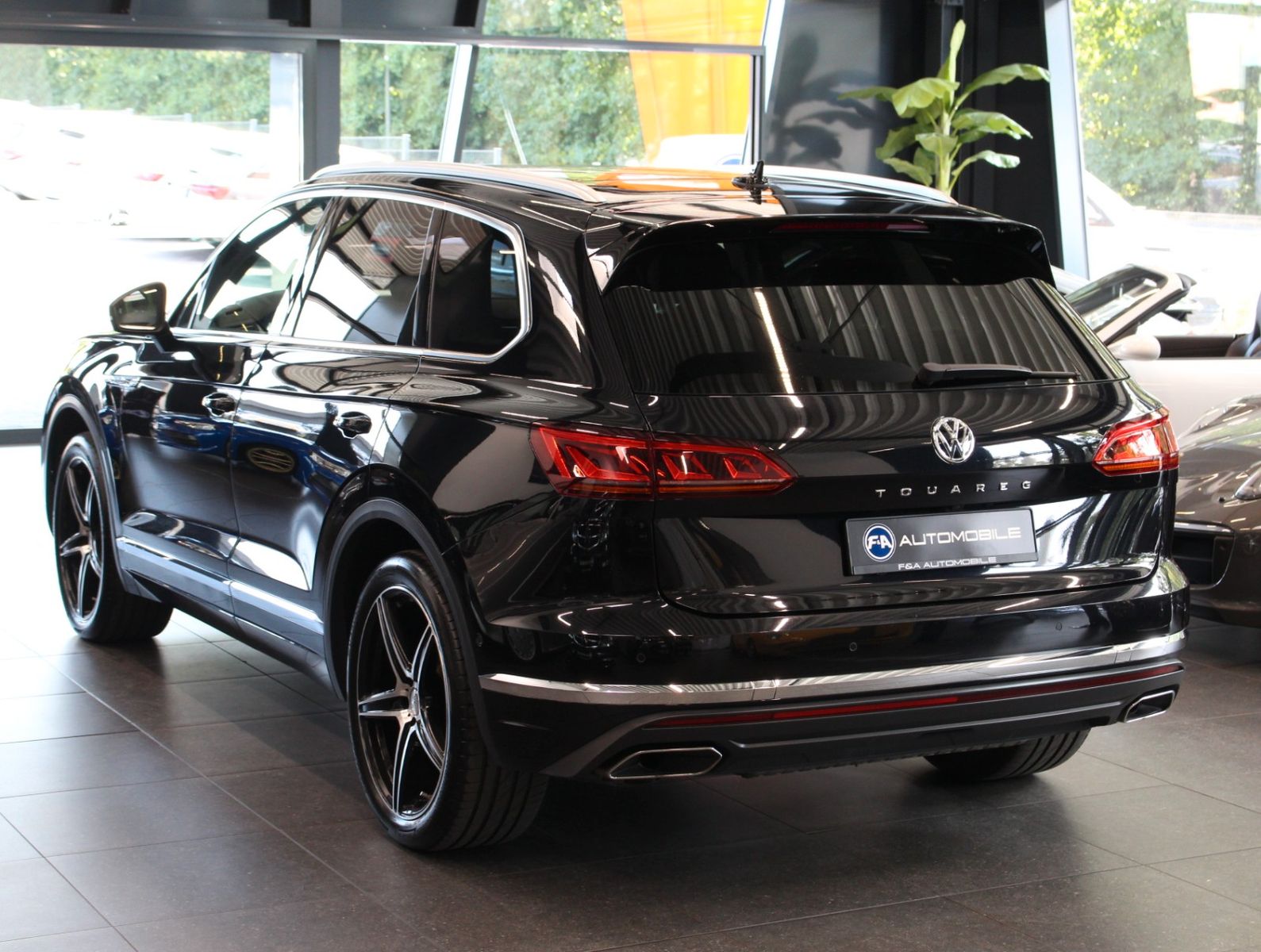 Fahrzeugabbildung Volkswagen Touareg 3.0 TDI Elegance 4Motion*Pano*Matrix