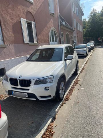 BMW X3 sDrive18d / Schaltgetriebe