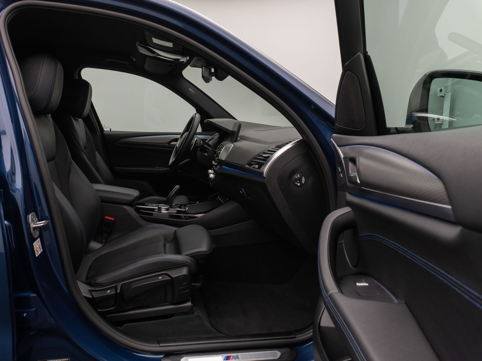 Fahrzeugabbildung BMW X3 xD30e M Sport Kamera HUD DAB HiFi AHK Komfort